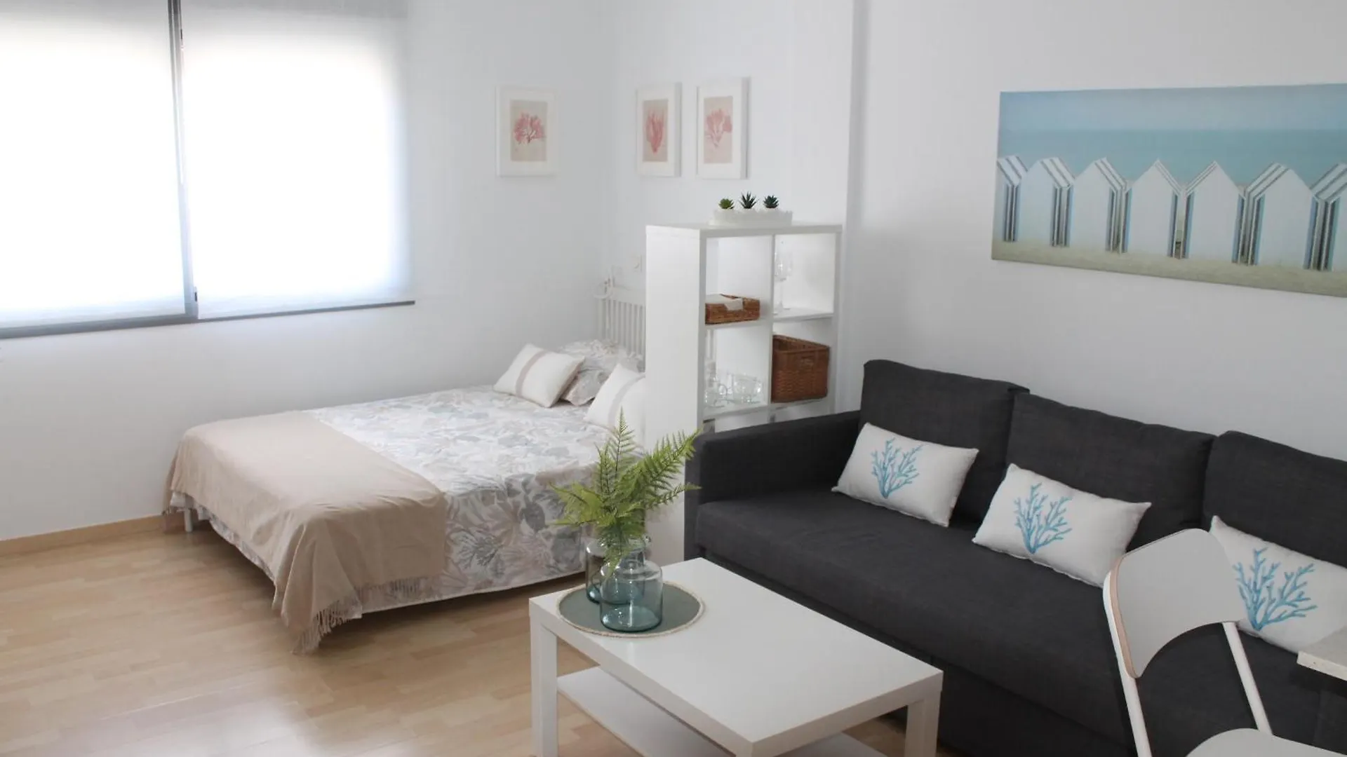 Paseo Maritimo Apartment Malaga Spain